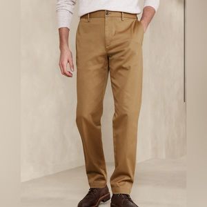 Banana Republic Mason Athletic Tapered Fit Chinos